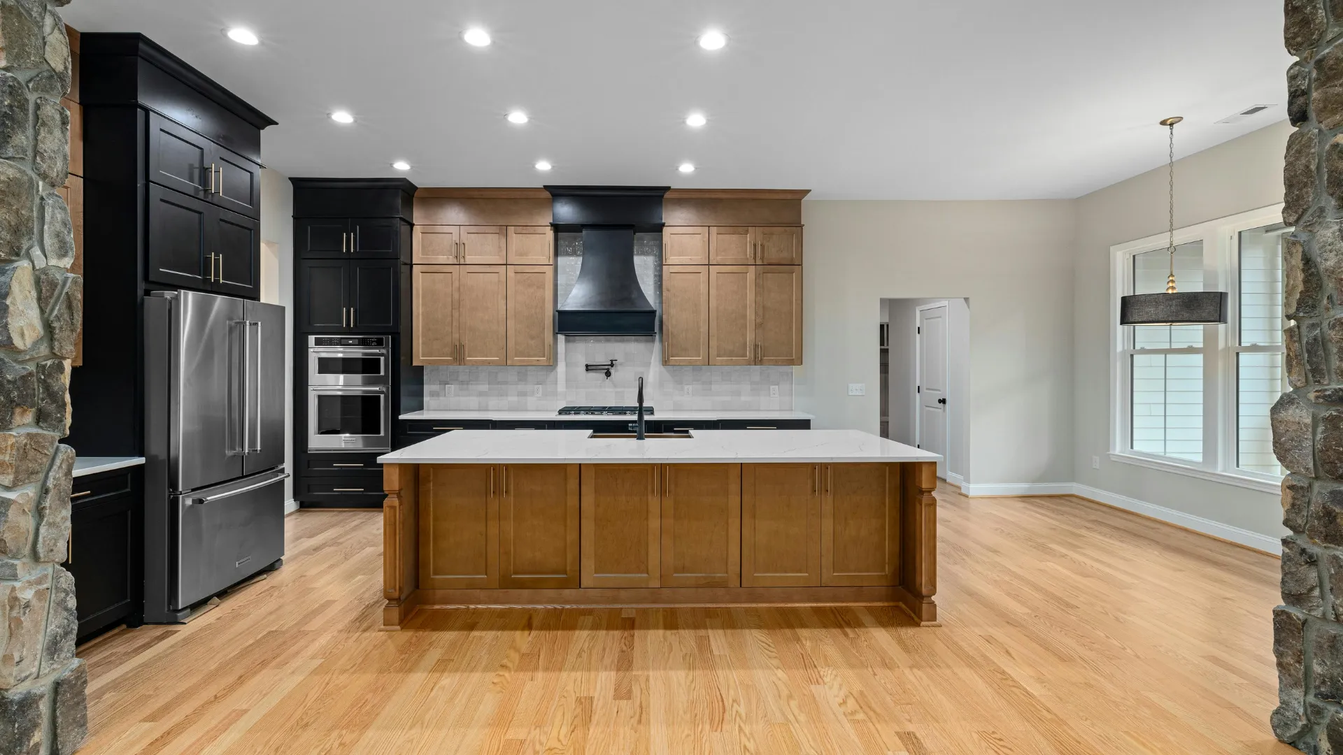 Kuchnia czarna z drewnem